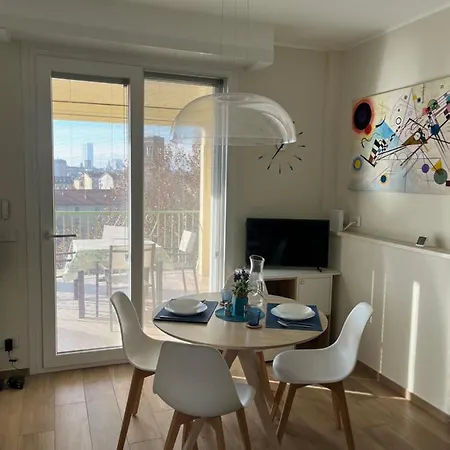 Attico Gabri - Con Terrazzo Panoramico Vicino Al Centro דירה *